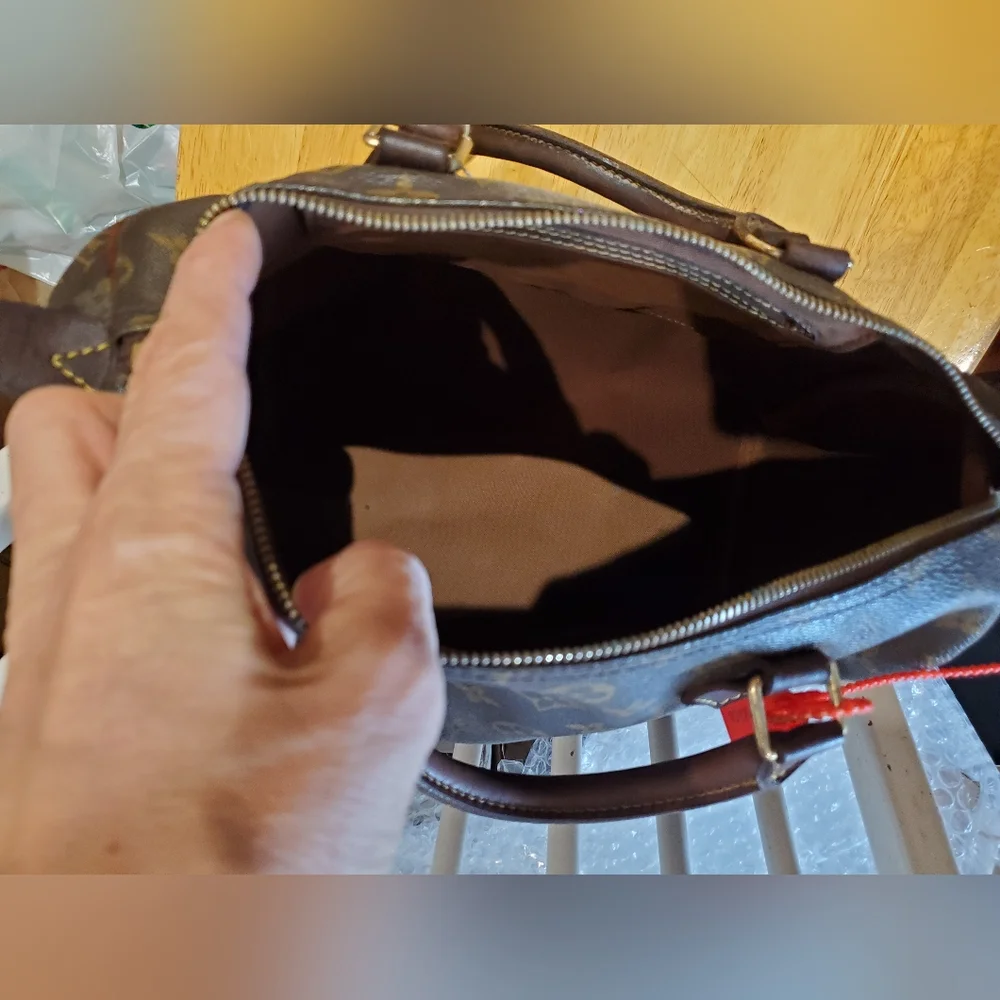 Louis Vuitton speedy 30 in Fair To Poor condition